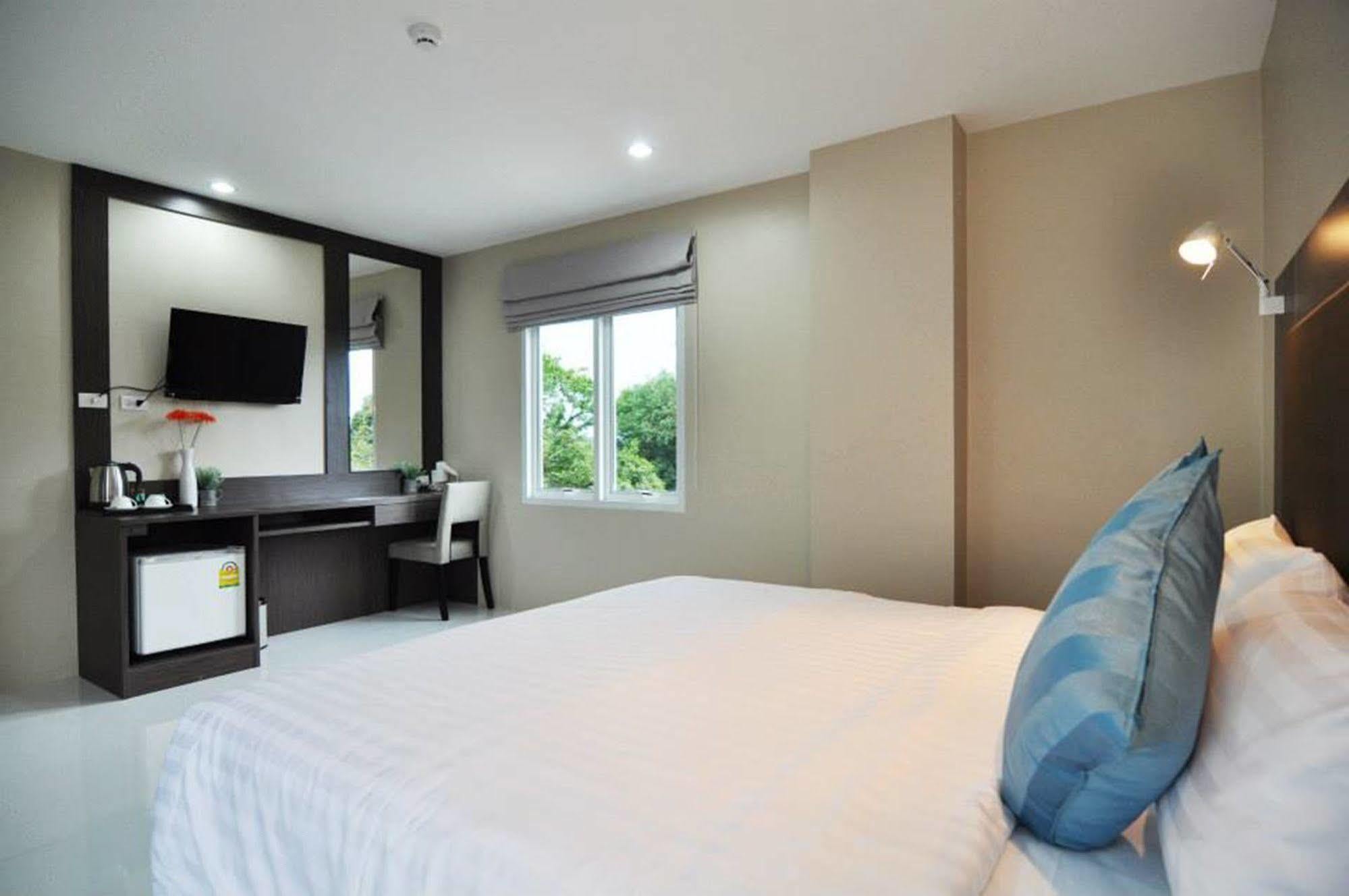 Khao Rang Place Phuket Eksteriør billede