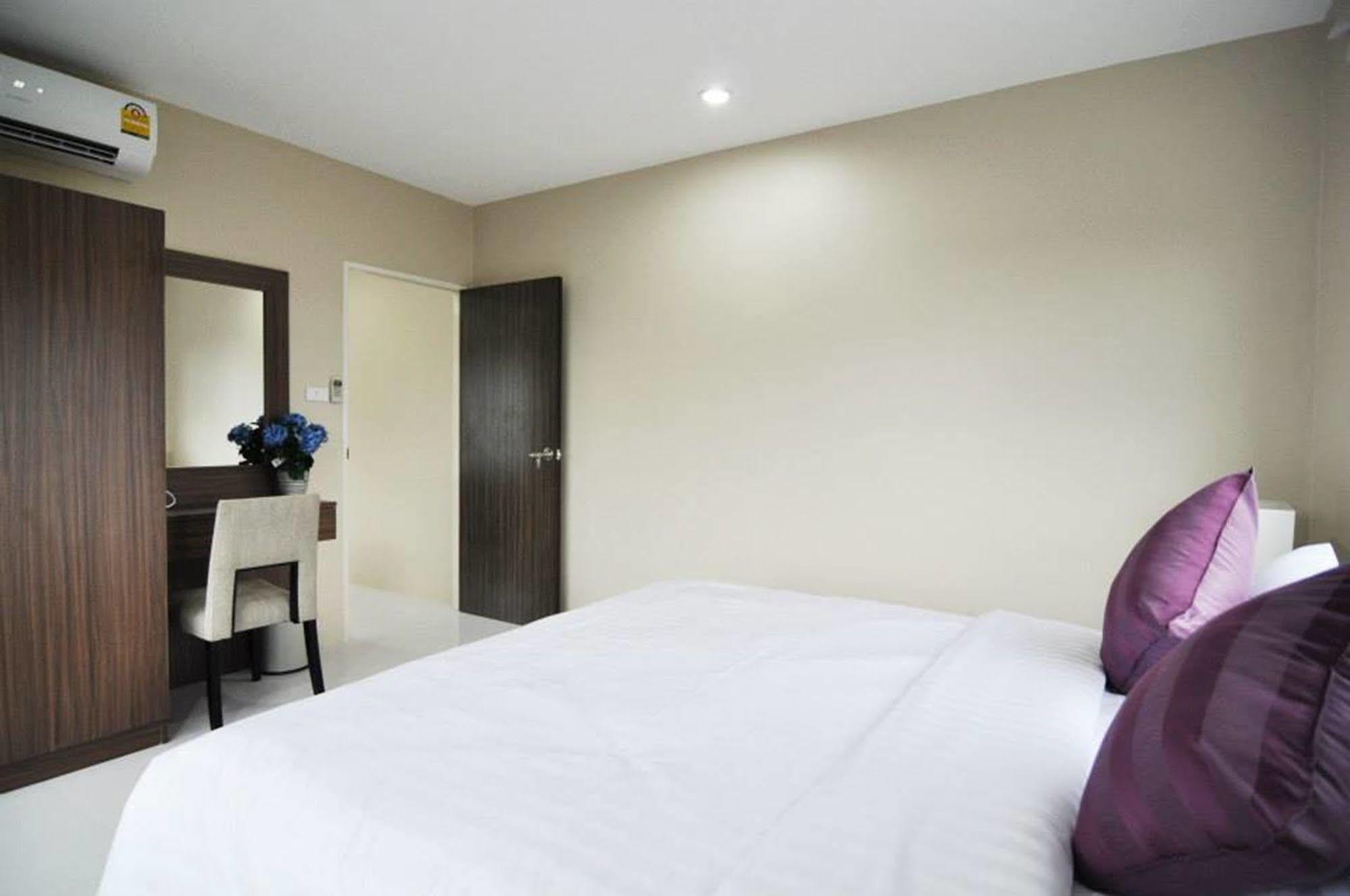 Khao Rang Place Phuket Eksteriør billede
